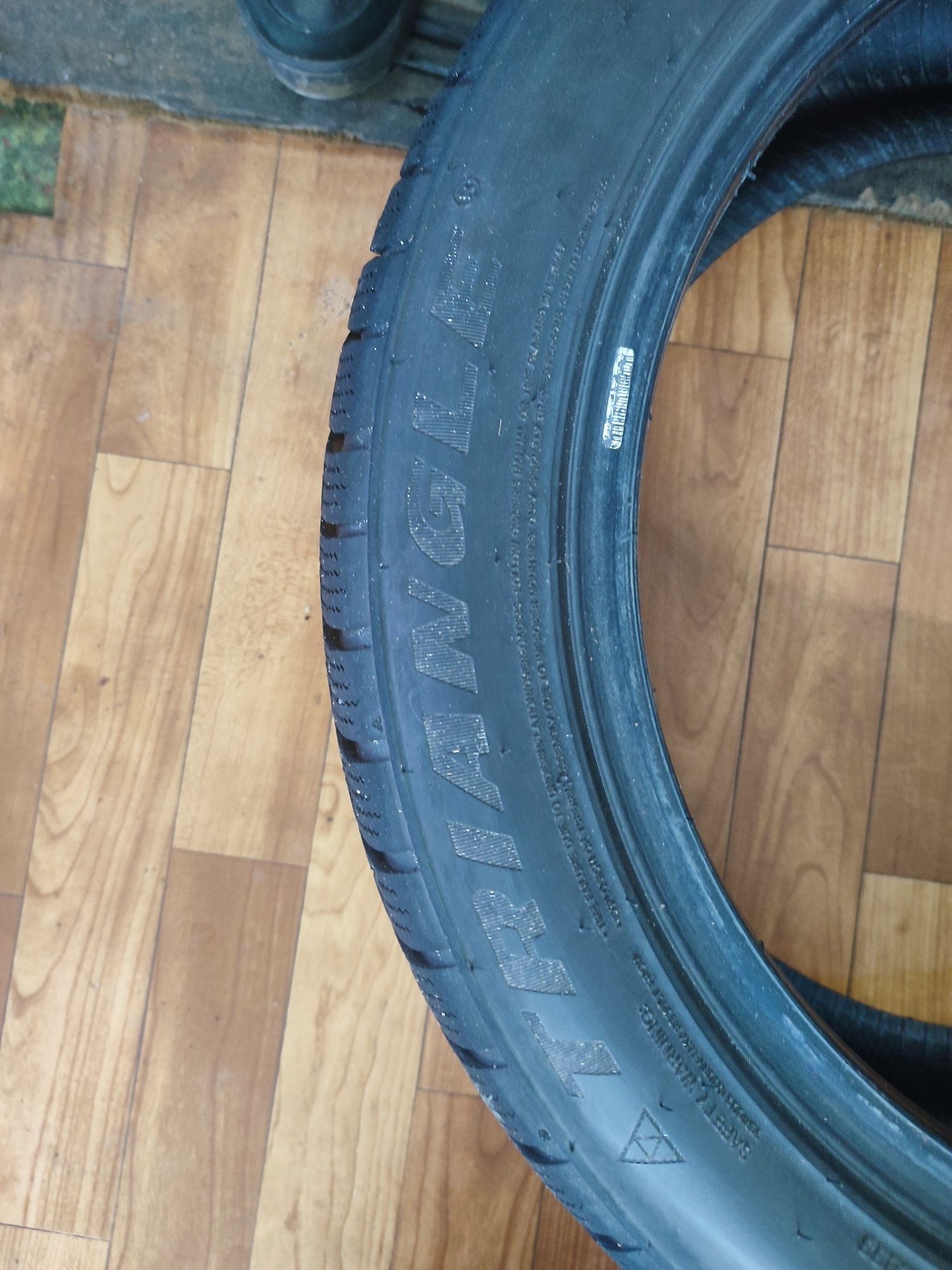 Продам зимню ризину 215 50r17 майже нова
