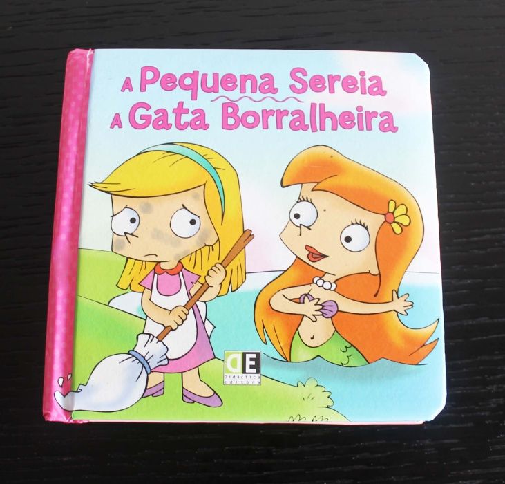 Livro infantil com 2 histórias: A pequena sereia / A gata borralheira