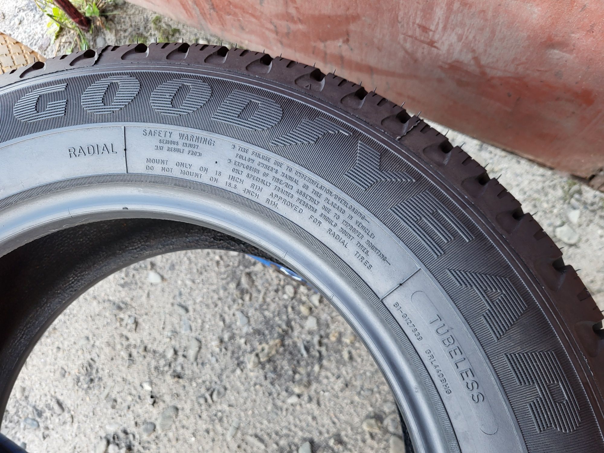 215/65/16C R16C GoodYear Cargo Vector 4шт ціна за 1шт шини