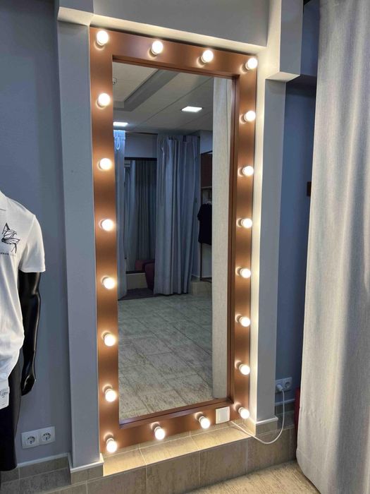 Дзеркало з підсвіткою безкоштовно !  (Киів, центр)