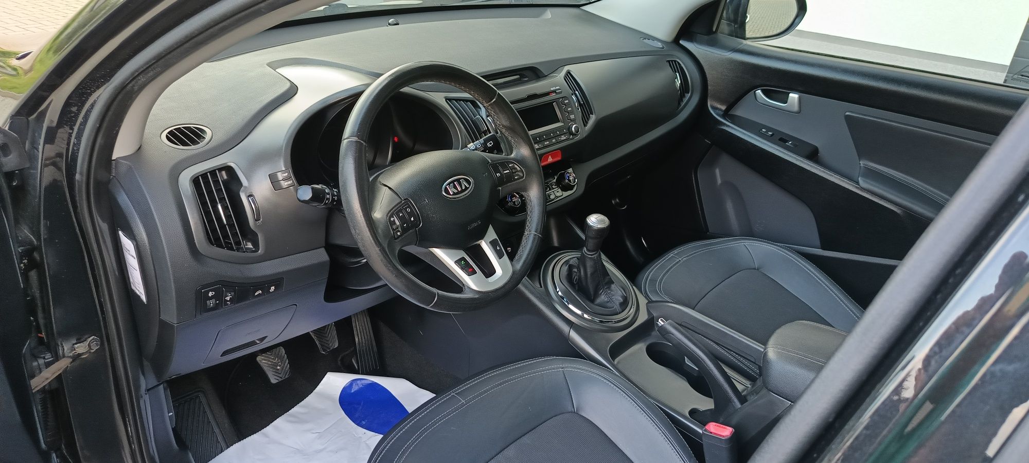 Sprzedam bardzo ładną Kia Sportage 2.0 benzyna sprowadzona z Holandii