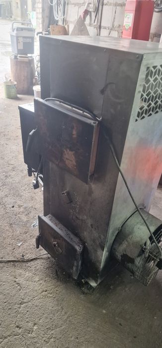 Sprzedam piec nadmuchowy na olej