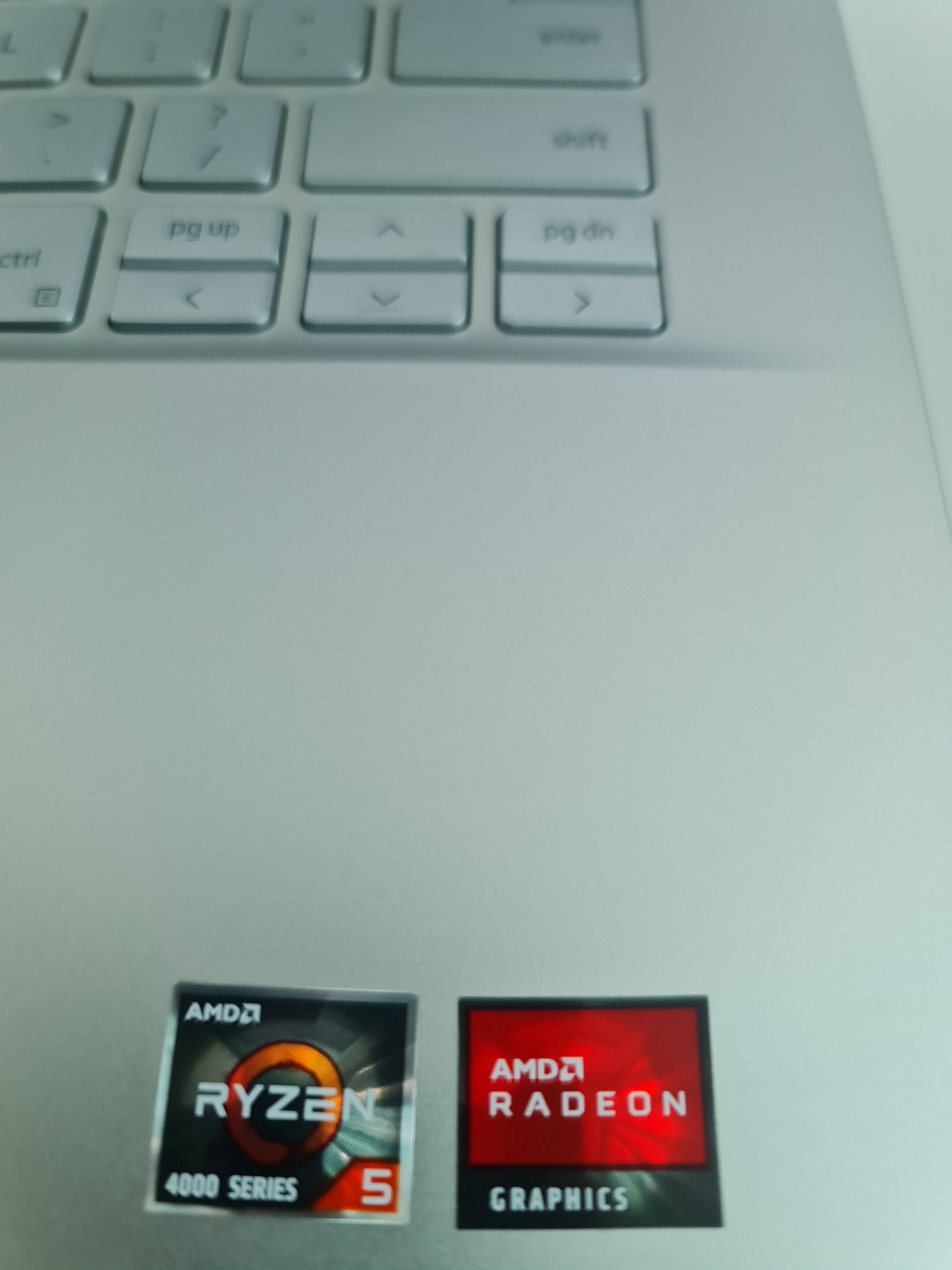 Ultrabook Laptop Dell Inspiron 14'' AMD Ryzen 5 4500U - 32GB RAM - 512