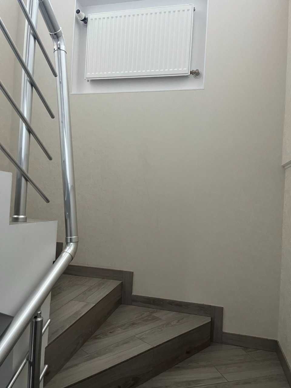 Двухэтажный дом в Совиньоне.Рядом с морем.  130м2