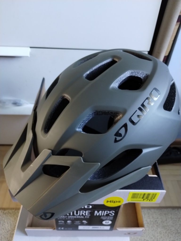 Nowy nieużywany kask Giro Fixture MIPS męski 54-61 cm khaki