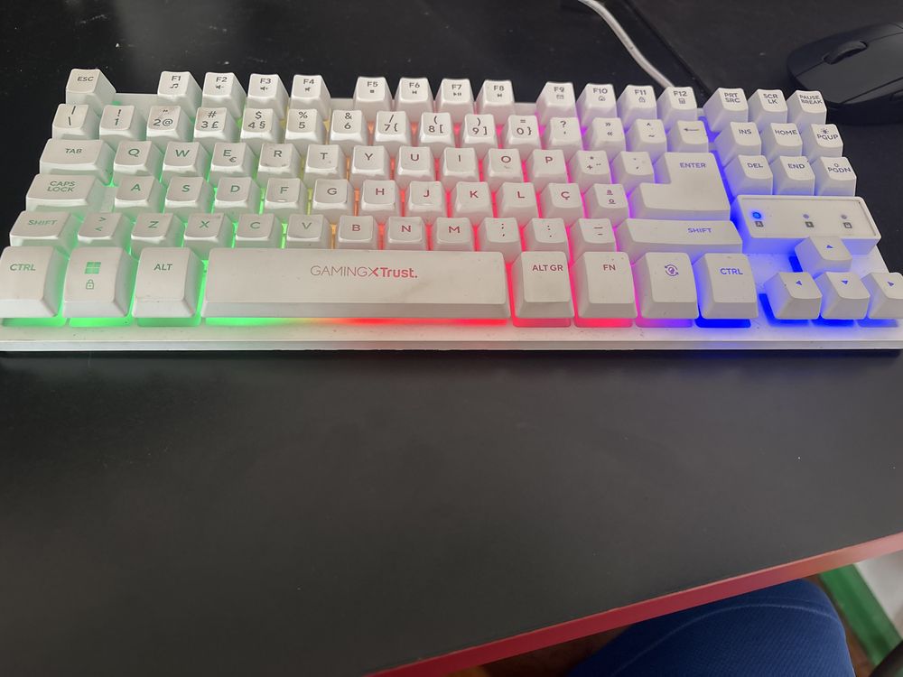 Teclado gaming trust gaming