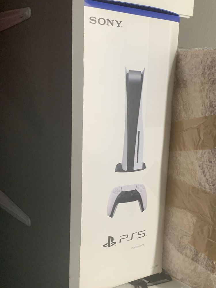 PS5 consola + 2 comandos + 12 jogos