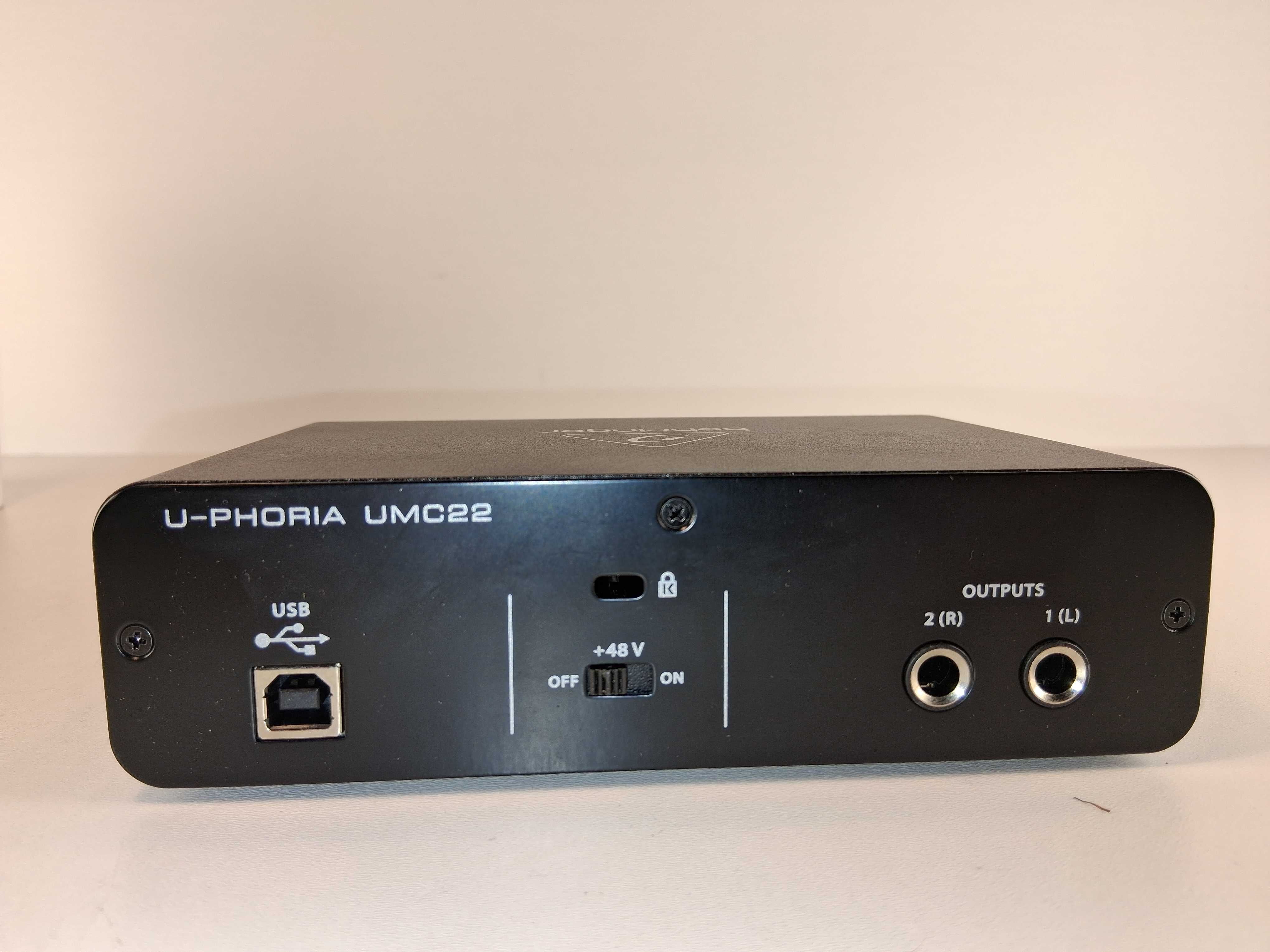 C055 Behringer U-PHORIA UMC22 Interfejs Audio USB Midas