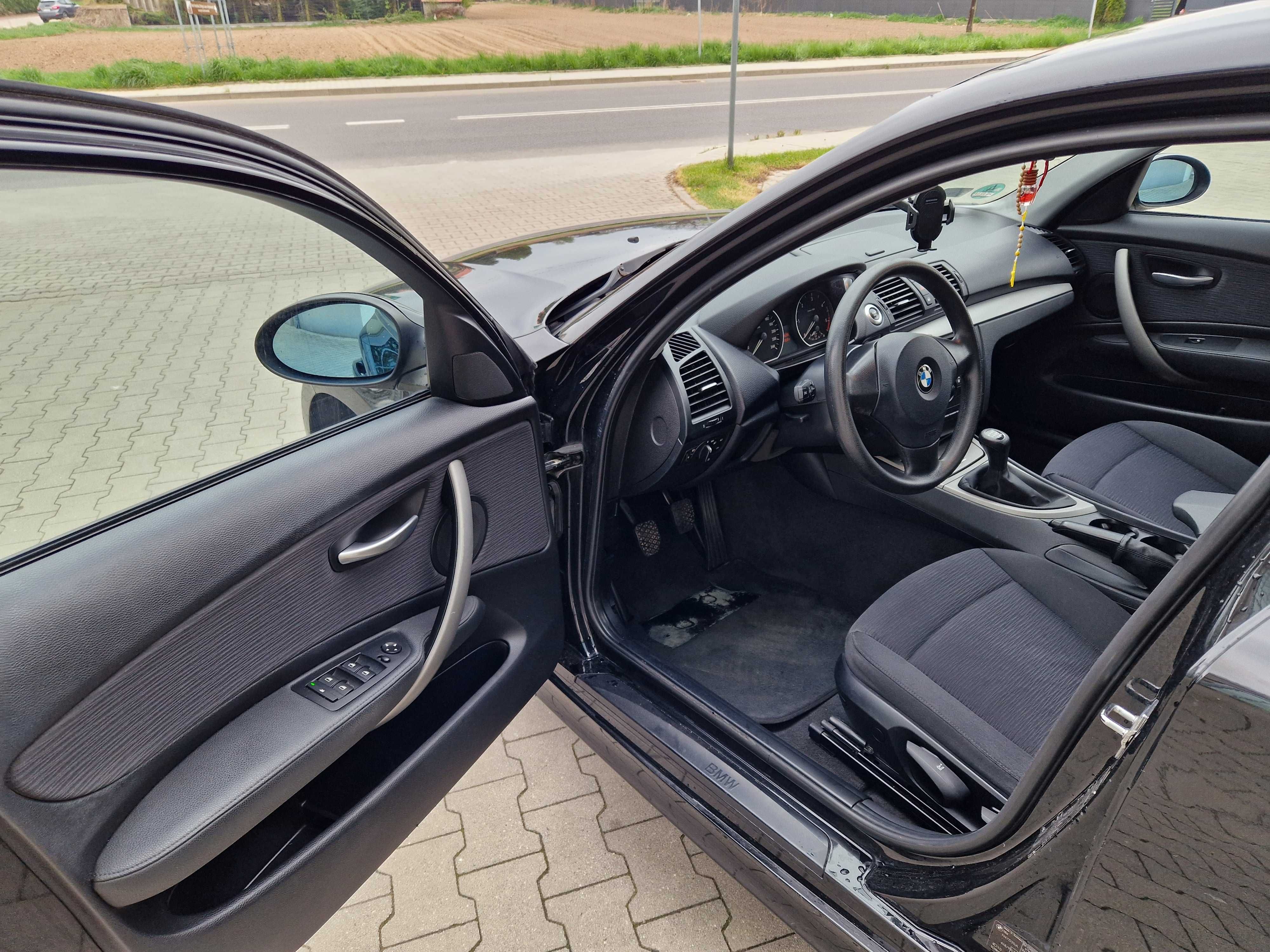 BMW SERIA1 E87 *śliczna czarna* 2008rok LIFT