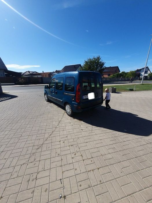 Renault Kangoo diesel osobowy hak 4,5l/100km klima drzwi z tyłu