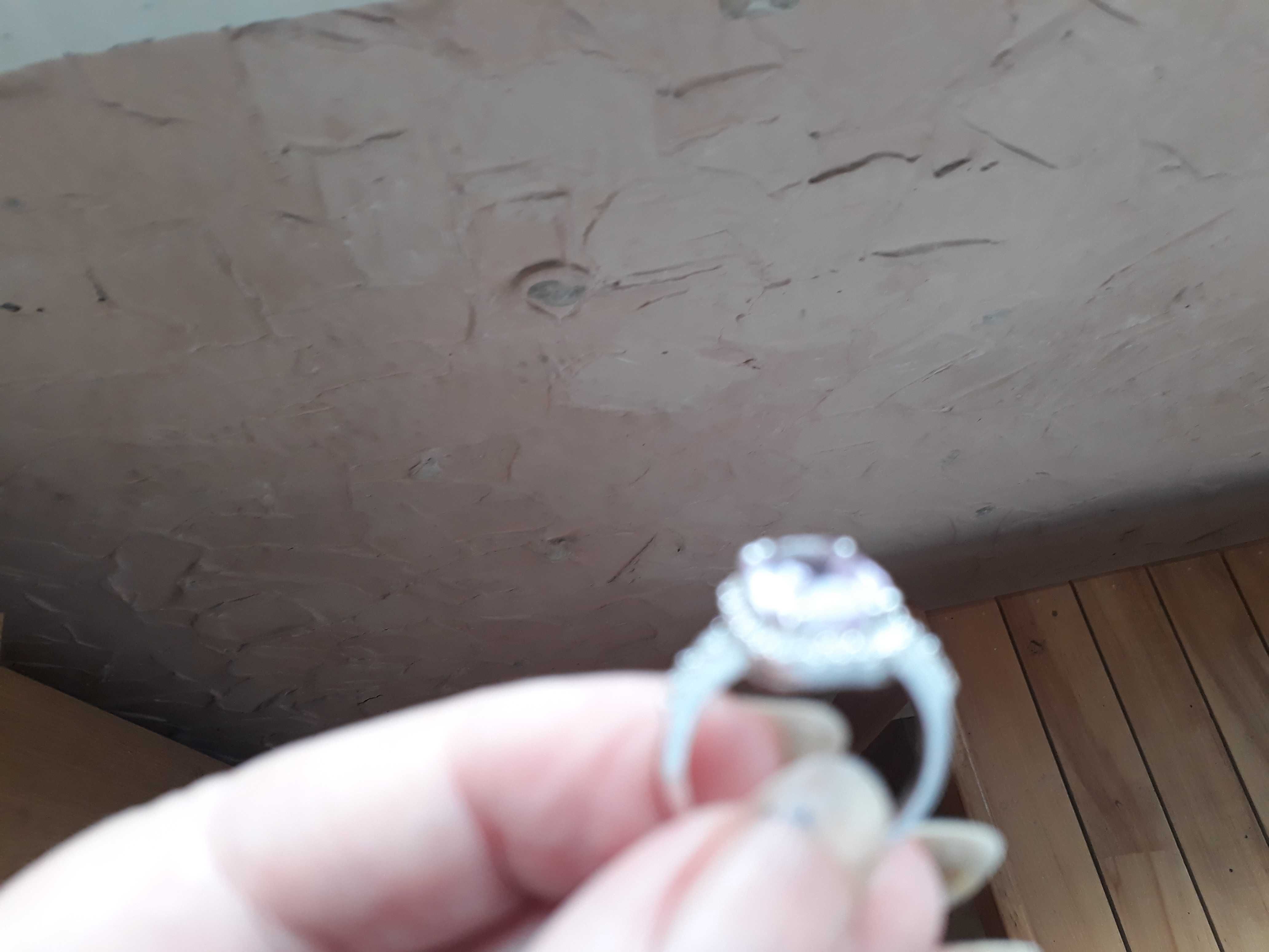 Серебряное кольцо с аметистом 18 размера.