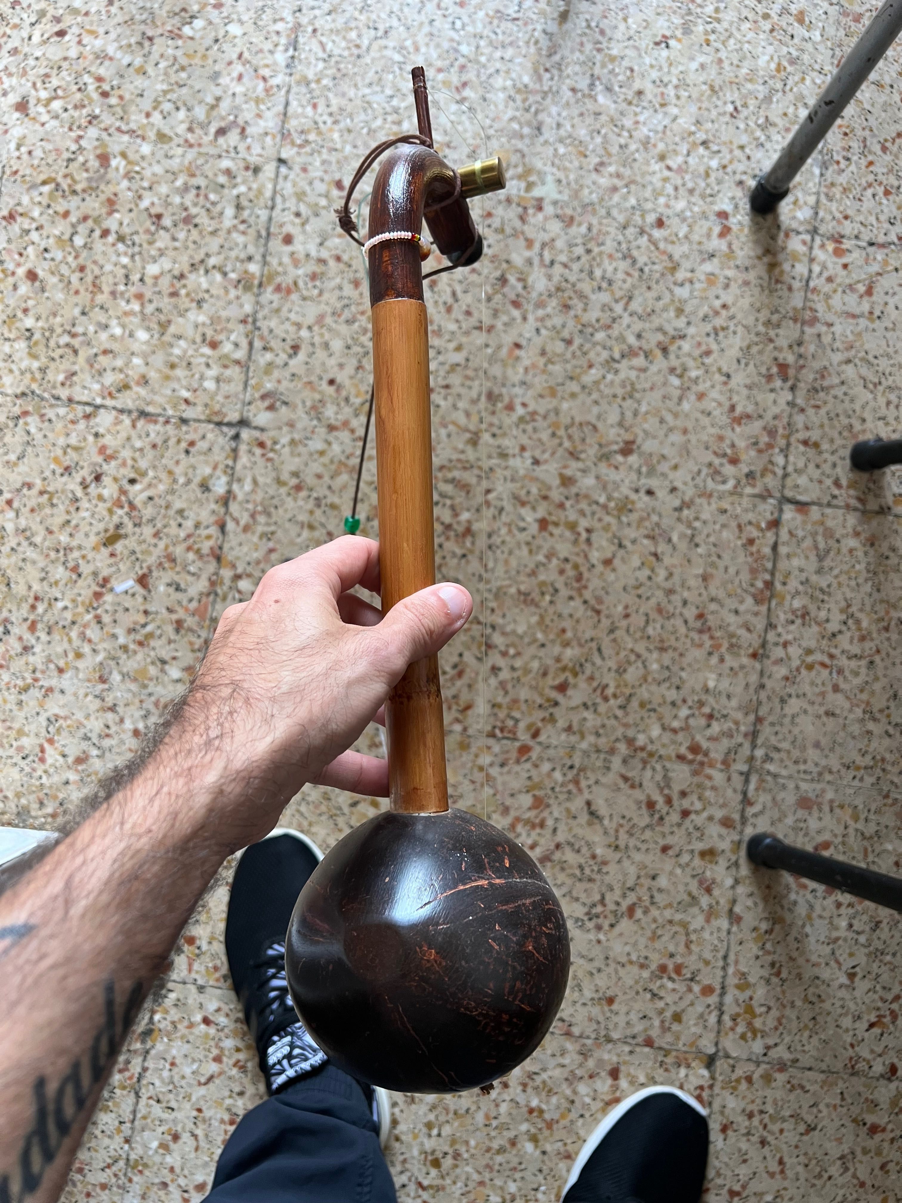 Instrumento de coco de som, feito a mao originao arte africano musica