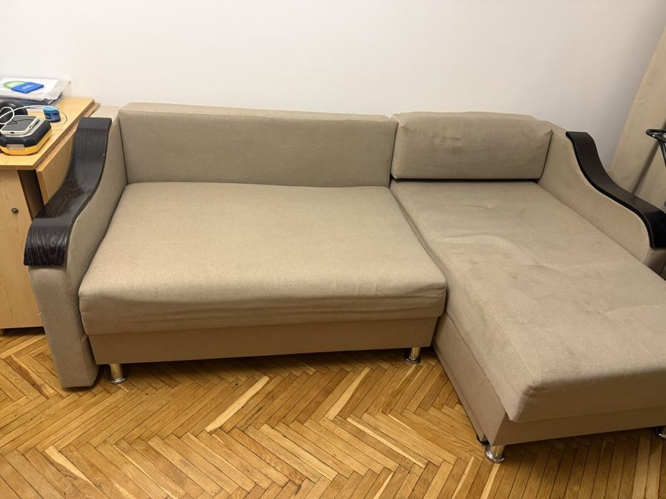 Продам диван терміново.
