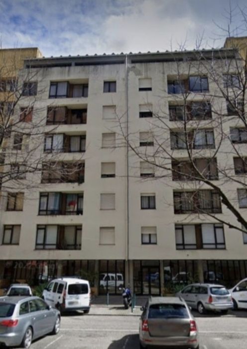 Quarto senhora 400€ despesas incluídas com TVcabo, internet, frigobar