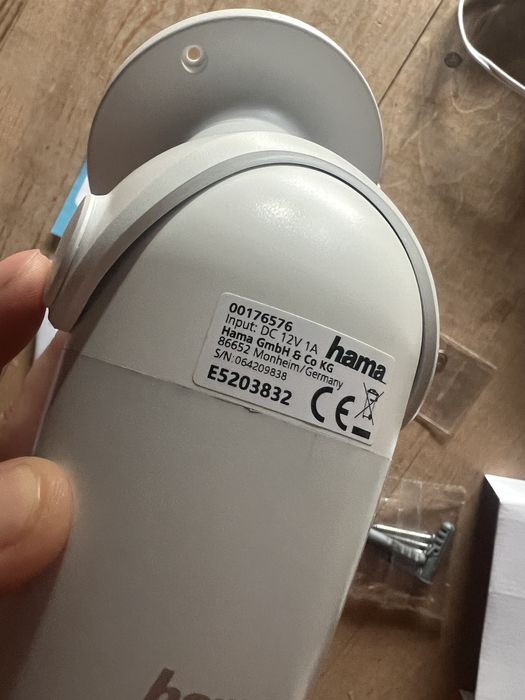 Kamera zewnętrzna IP WI-FI Hama  + karta pamieci 64 GB