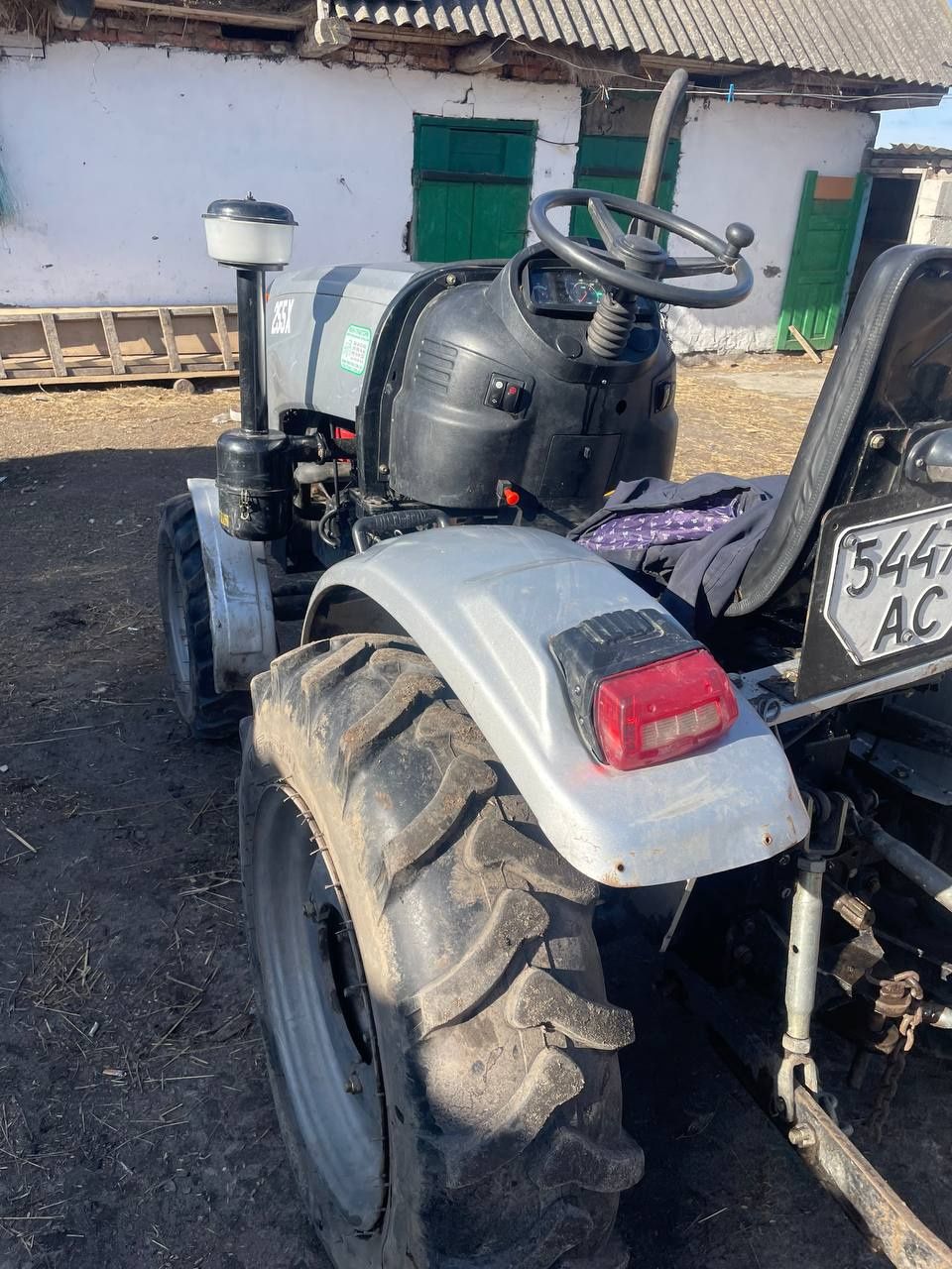 Продам хороший міні трактор