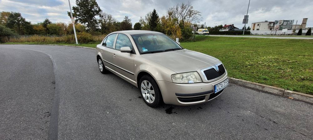 Skoda Superb 2004 2.0 115km benzyna/lpg hak alufelgi