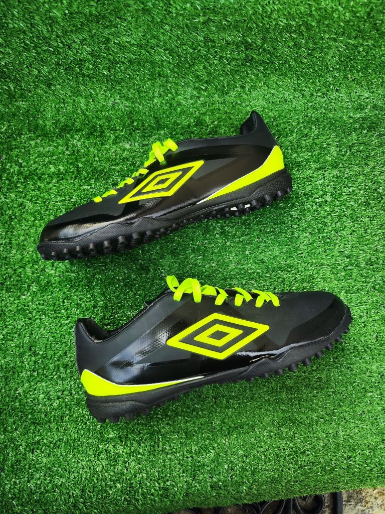 Sapatilhas Turf Umbro 43