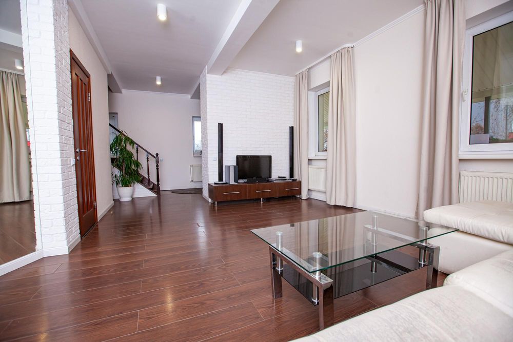 Дом в Киеве, бассейн, беседка, мангал-6-555.biz.ua