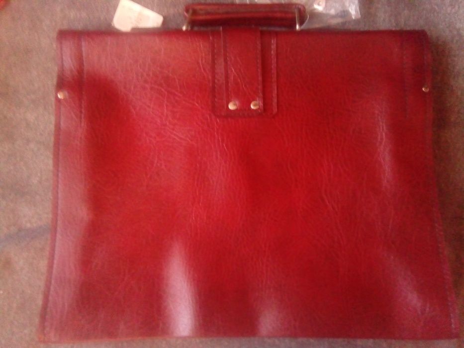 Продам портфель кожаный деловой