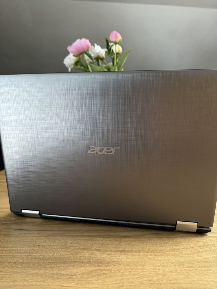 Laptop Acer Spin 3 i3/4GB/120GB