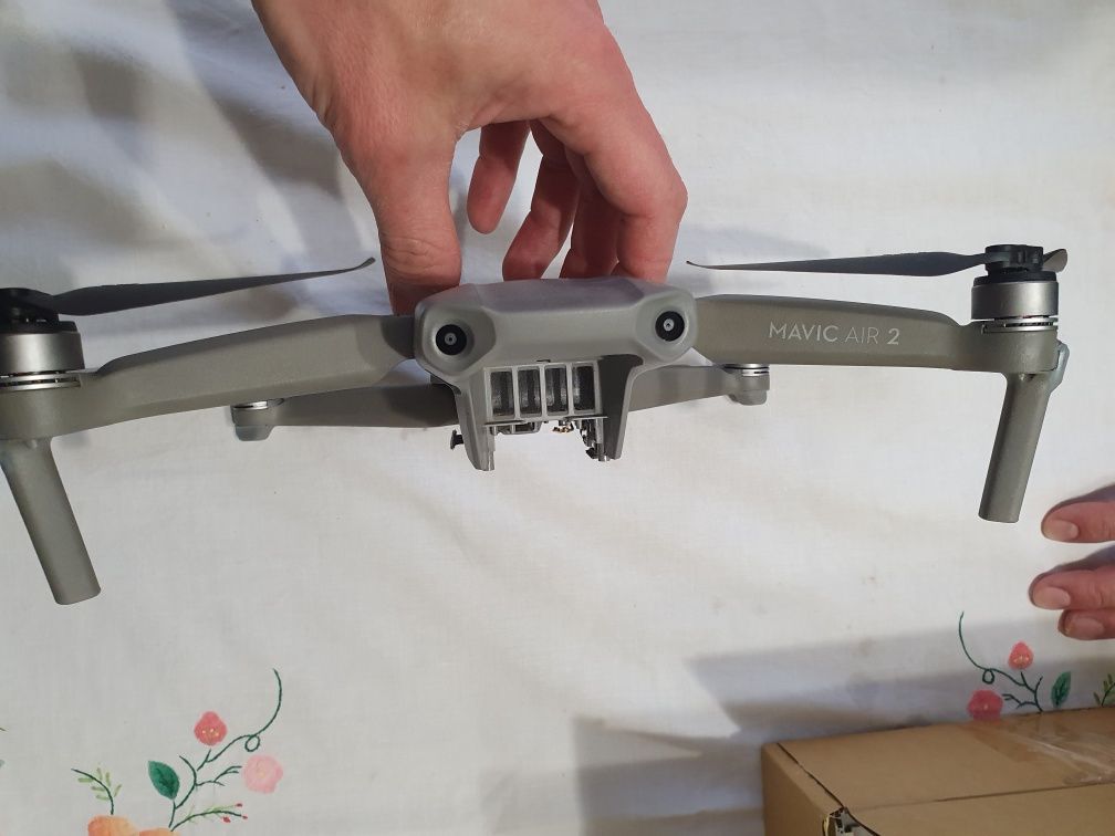 Квадрокоптер дрон DJI AIR 2