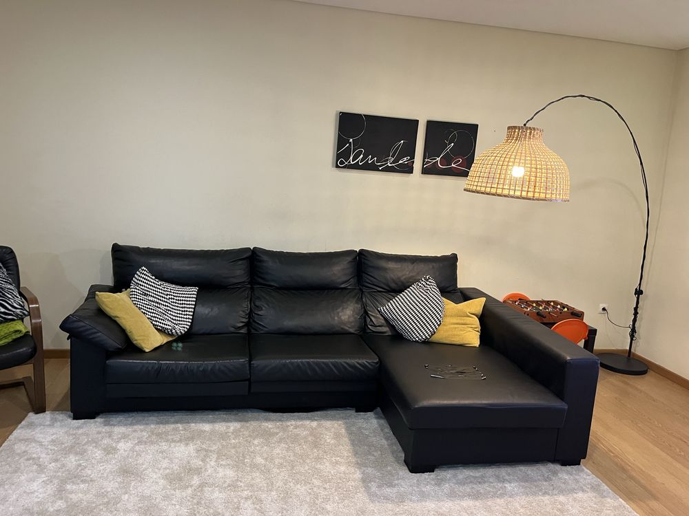 Sofa com chaise long/ que se transforma em cama de casal
