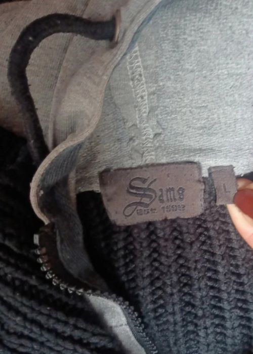 Sweterek meski z kapturem bluzy