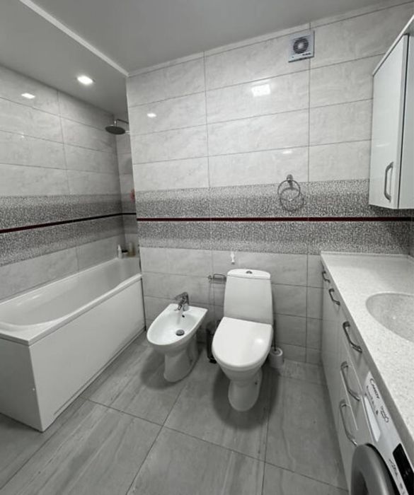 Продається 3-кімнатна квартира район ТЦ Майдан