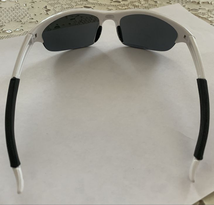 спортивні wrap‑окуляри, щільно прилягають, з гумовими вставками