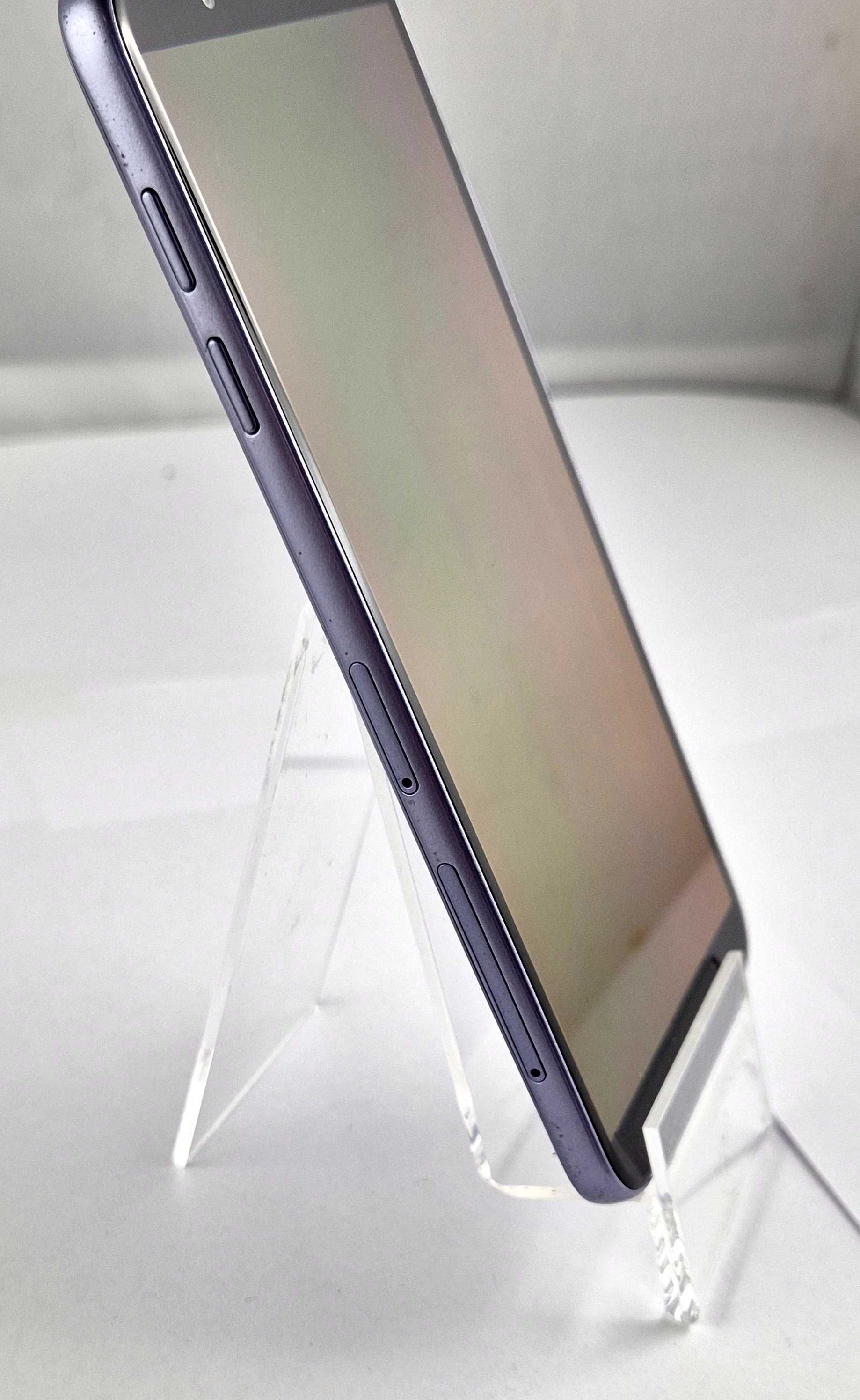 Smartfon Samsung Galaxy J6 3 GB / 32 GB 4G (LTE)