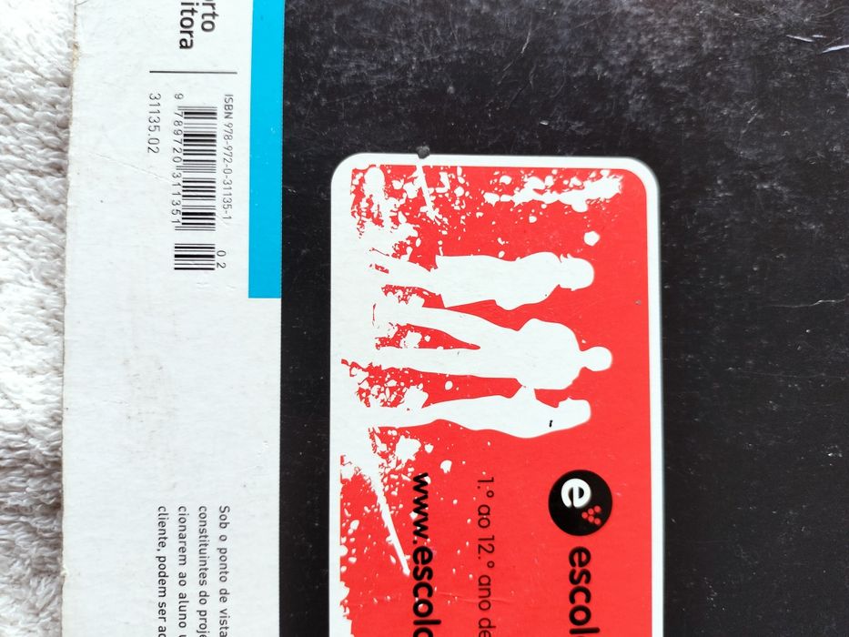 Manual escolar Francês À Toi 9 + caderno de actividades.