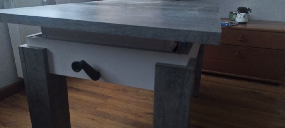 Stolik ława rozkładany na korbkę