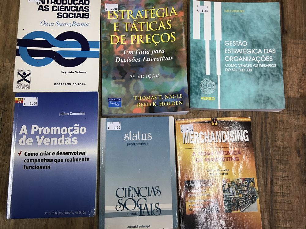 Manuais economia diversos