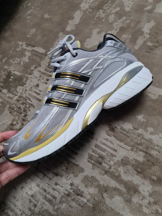 Adistar cushion shoes