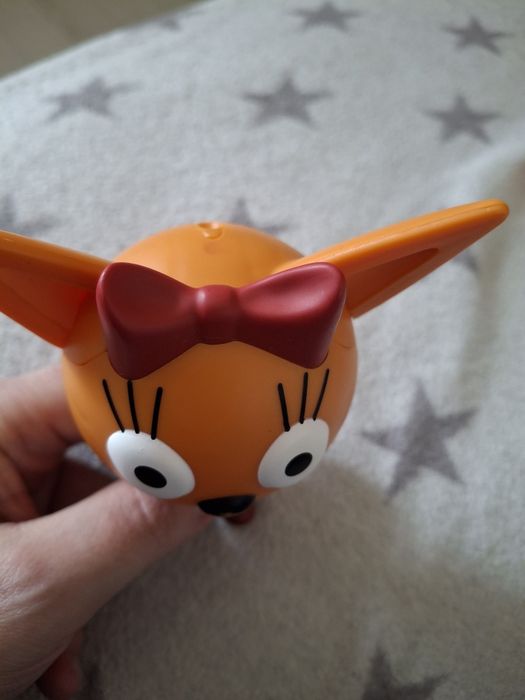 Три кота: фігурка Карамельки зі звуковими ефектами