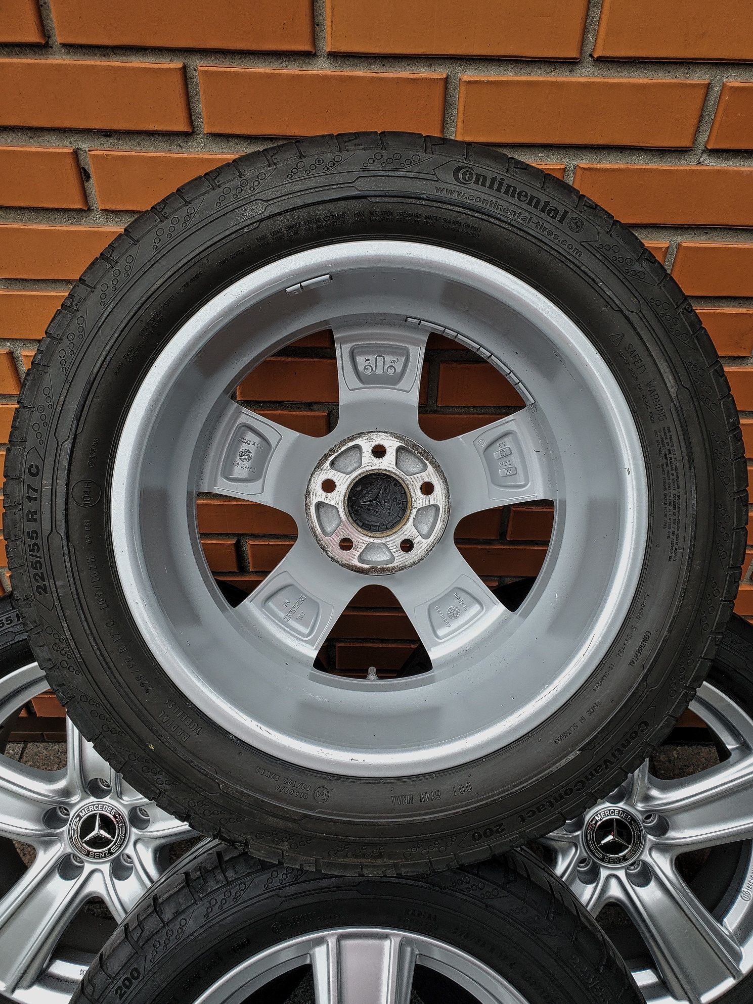 Mercedes R17 5x112 | Continental 225/55 8mm | 7J ET51 ЦО66.6/57.1