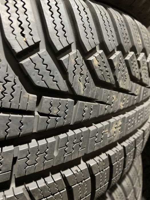 Шини б/у зима 225/50 17 Hankook Winter I*Cept Evo2