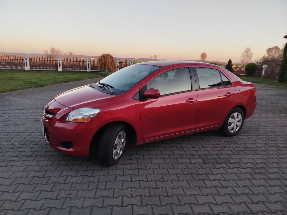 Toyota Yaris Sedan 1.5 Benzyna AUTOMAT Pierwszy właściciel