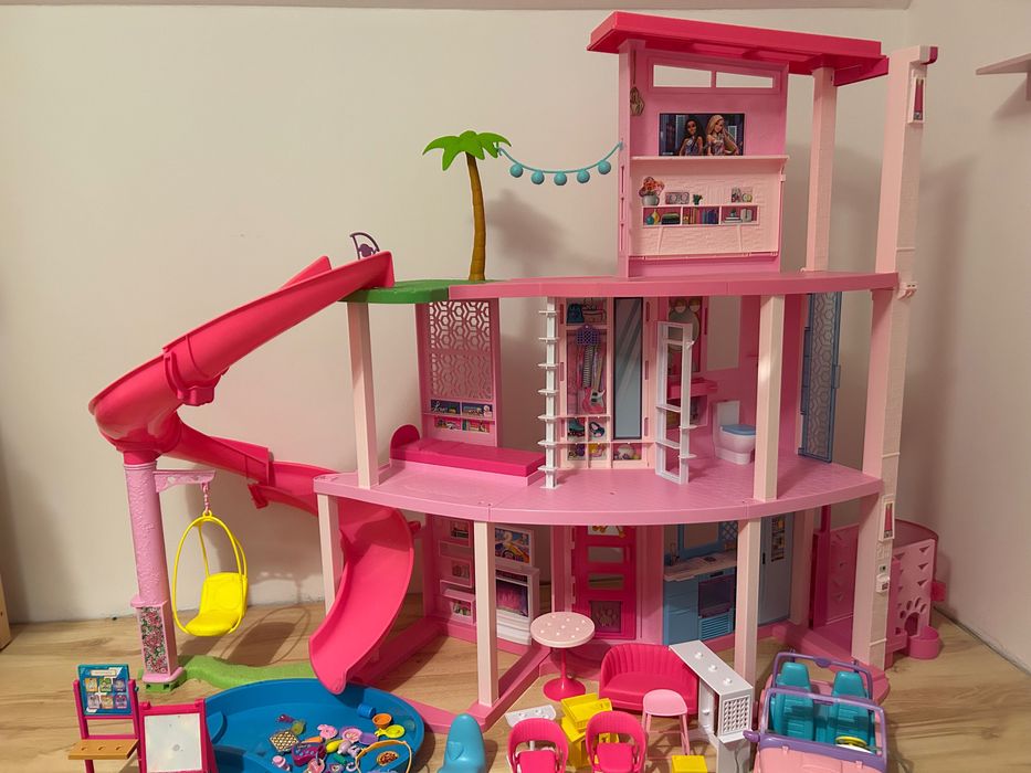 Domek Barbie z akcesoriami
