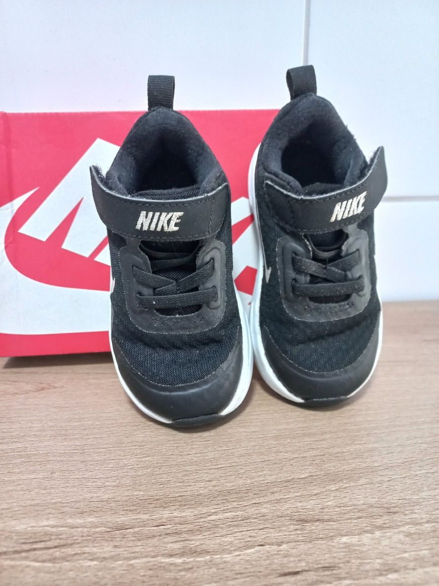 Buty dla dziecka nike rozmiar 22
