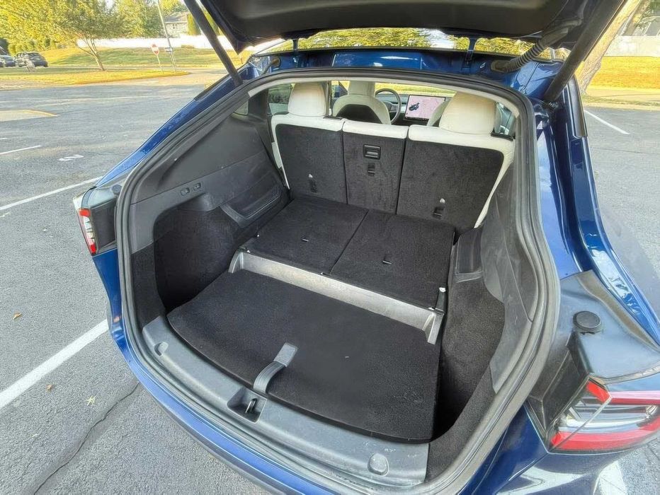 Tesla Model Y Long Range      2021