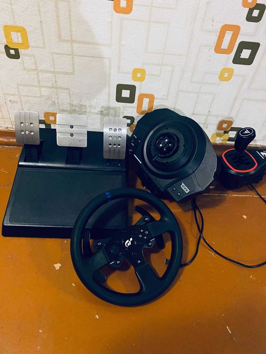 Thrustmaster T300RS + Педальный узел T3PA + Шифтер TH8S