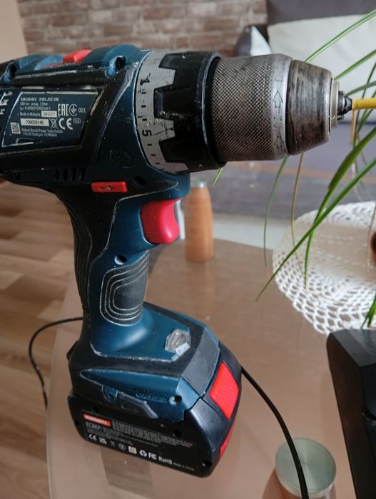 Wkrętarka Bosch z ładowarką i mocną baterią