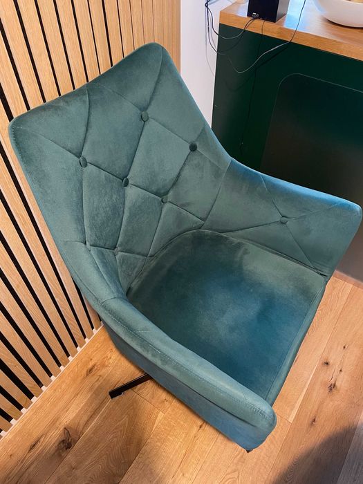 Fotel obrotowy Beliani VAKSALA Welur Ciemnozielony