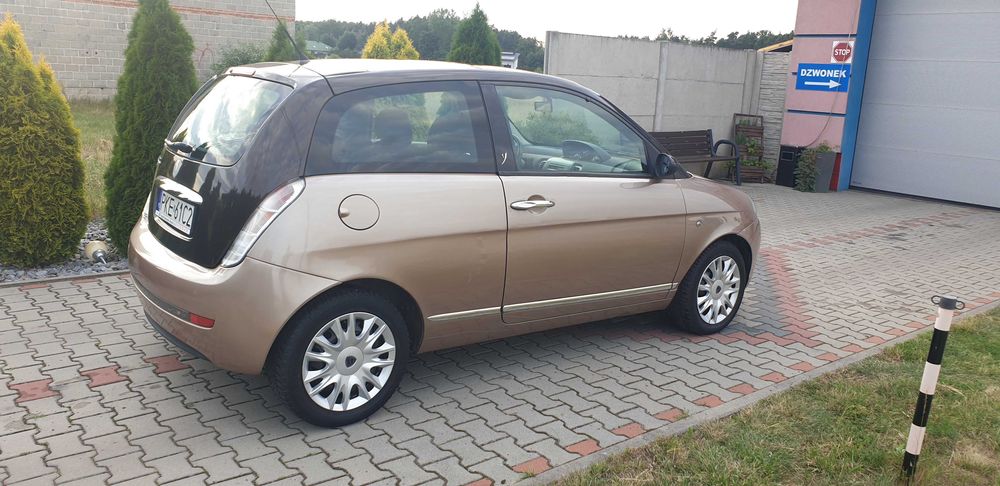 Lancia ypsilon 1.4 16v 95km automat