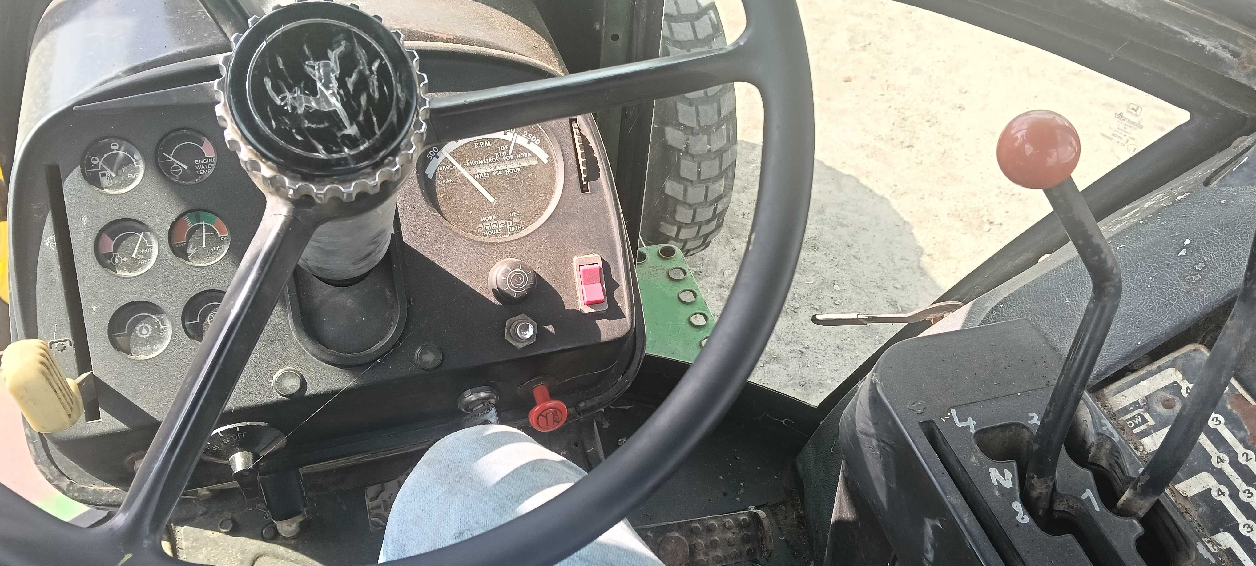 Ciągnik John Deere 4230