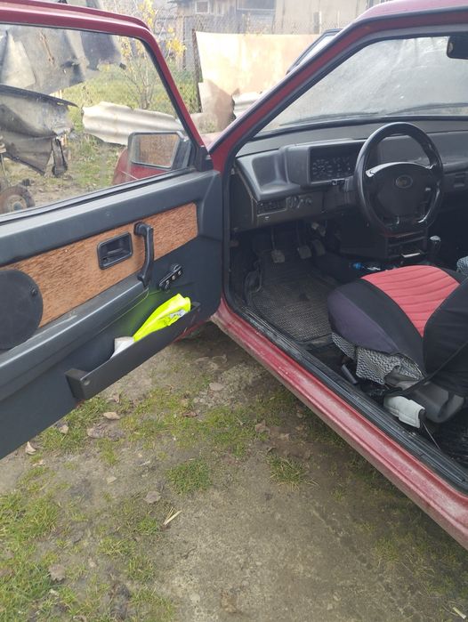 Автомобіль ВАЗ 2108 бензин