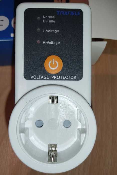 Відсікач/Захисне реле напруги для розетки БЕЗ індикаторa (Zubr)