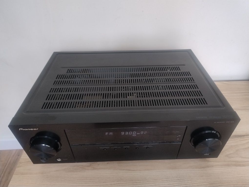 Amplituner Pioneer VSX 323 z pilotem